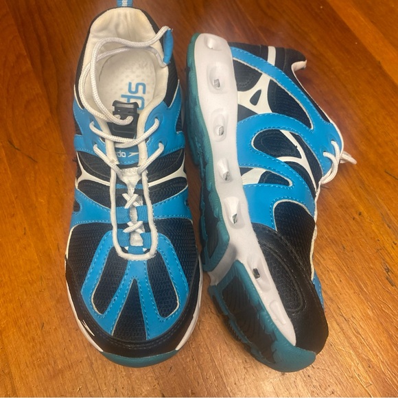 Speedo Womens Hydro Comfort 4.0 Blue and Black Athletic Aquatic Shoes - Picture 2 of 4